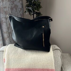 Tote Le Monde Elegant Black Leather Tote Bag